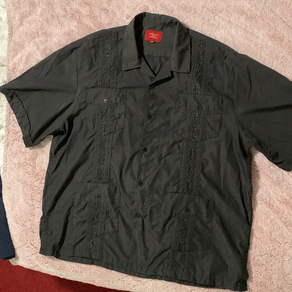 Maximos USA Yucatan Black Shirt Guayabera
Size 3XL
